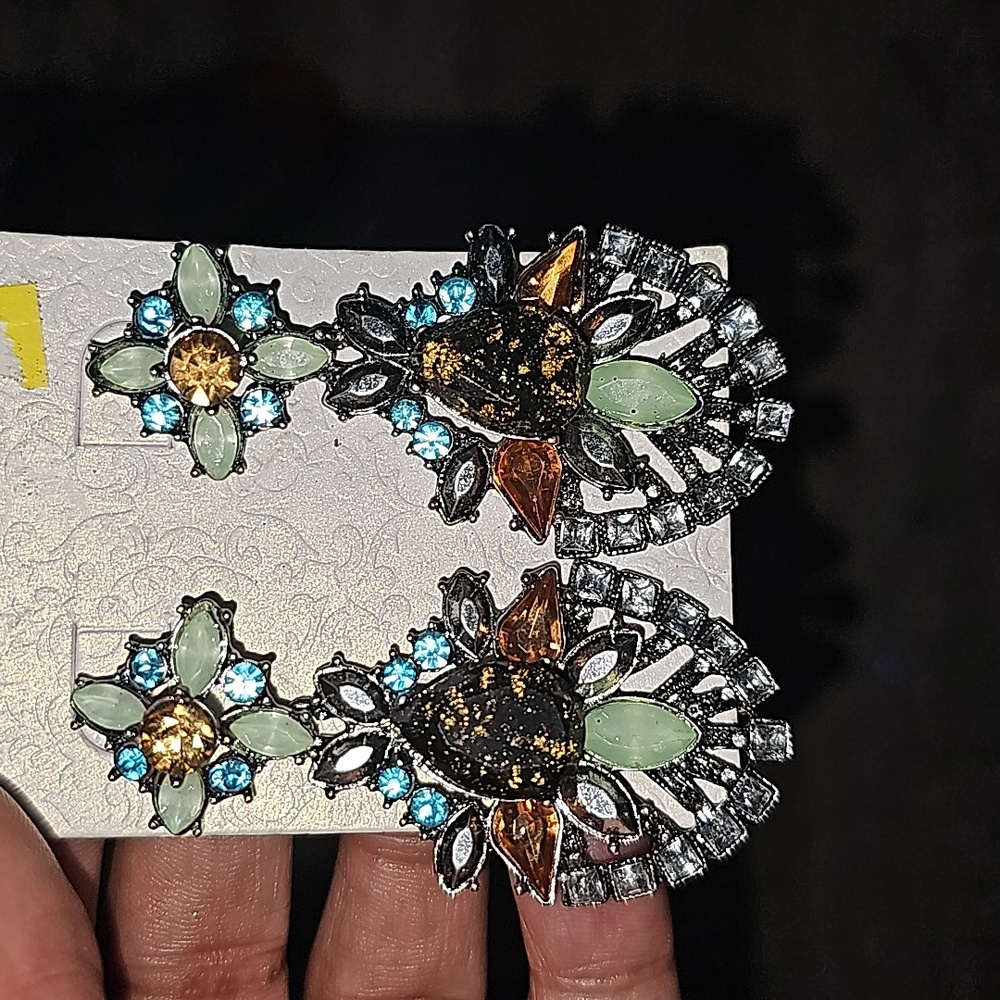 * Statement Piece Bedazzled Beautiful Earrings! - image 2